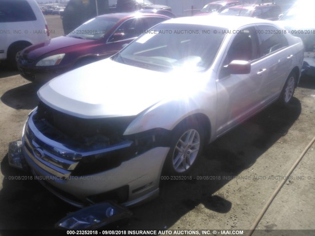 3FAHP0GAXAR403133 - 2010 FORD FUSION S SILVER photo 2