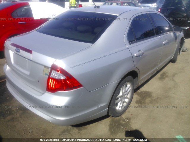 3FAHP0GAXAR403133 - 2010 FORD FUSION S SILVER photo 4