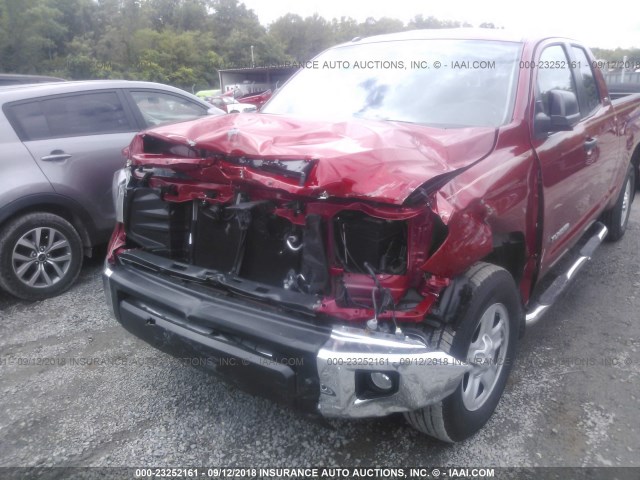 5TFRM5F17JX129760 - 2018 TOYOTA TUNDRA DOUBLE CAB SR/SR5 RED photo 6