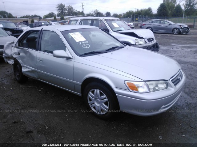 4T1BG22K91U070651 - 2001 TOYOTA CAMRY CE/LE/XLE 银色 照片 1