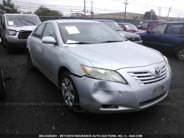4T1BE46K77U045915 - 2007 TOYOTA CAMRY NEW GENERAT CE/LE/XLE/SE SILVER photo 1