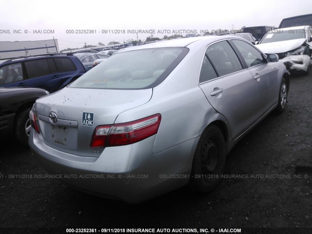 4T1BE46K77U045915 - 2007 TOYOTA CAMRY NEW GENERAT CE/LE/XLE/SE SILVER photo 4