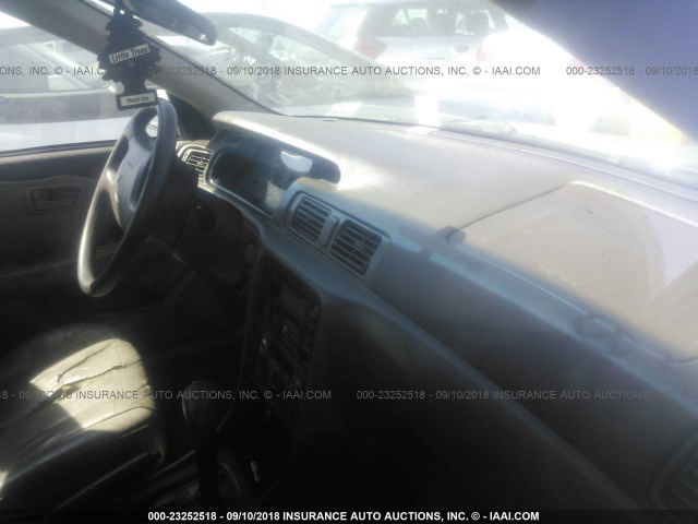 JT2BF28K8W0111650 - 1998 TOYOTA CAMRY LE/XLE GOLD photo 5