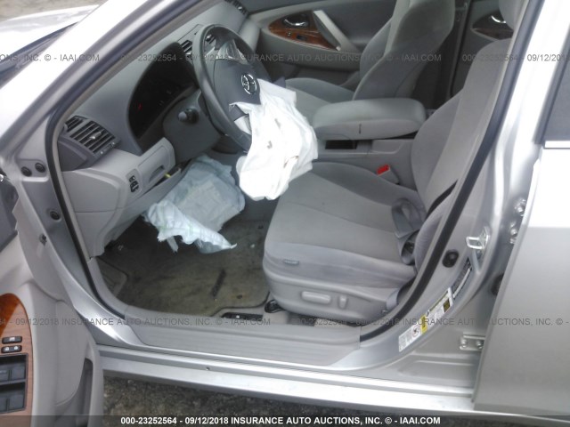 4T1BE46K69U388167 - 2009 TOYOTA CAMRY SE/LE/XLE ნაცრისფერი ფოტო 8