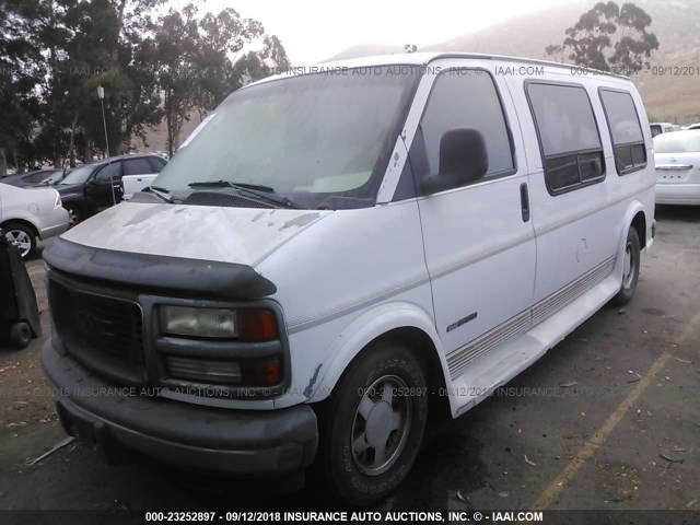 1GDFG15R5V1035262 - 1997 GMC SAVANA RV G1500 WHITE photo 2