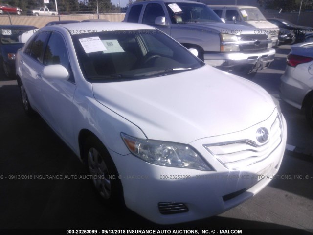 4T1BF3EK2AU567593 - 2010 TOYOTA CAMRY SE/LE/XLE 白色 照片 1
