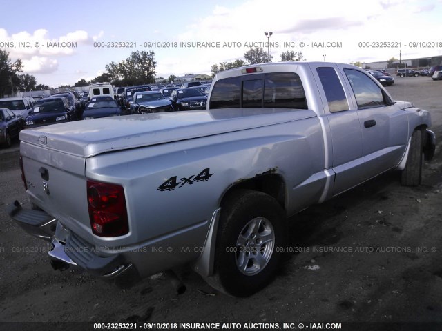 1D7HW42K95S305277 - 2005 DODGE DAKOTA SLT SILVER photo 4