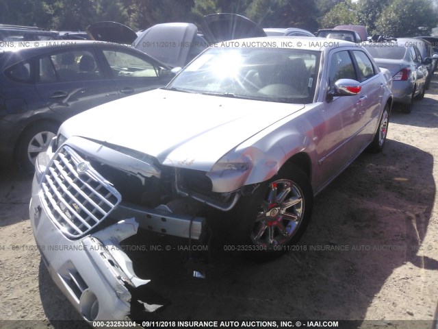 2C3AA63H05H654283 - 2005 CHRYSLER 300C SILVER photo 2