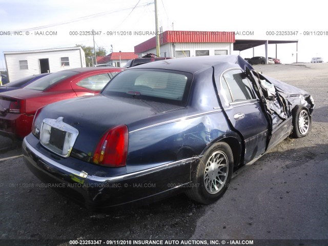 1LNHM82W91Y697383 - 2001 LINCOLN TOWN CAR SIGNATURE BLUE photo 4