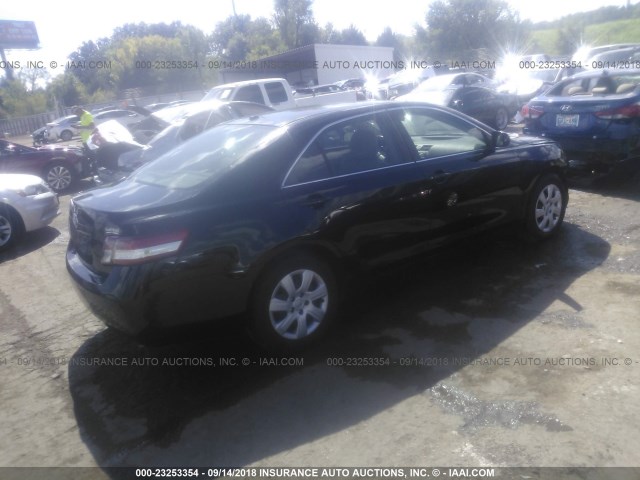 4T1BF3EK3BU677635 - 2011 TOYOTA CAMRY SE/LE/XLE 深蓝色 照片 4