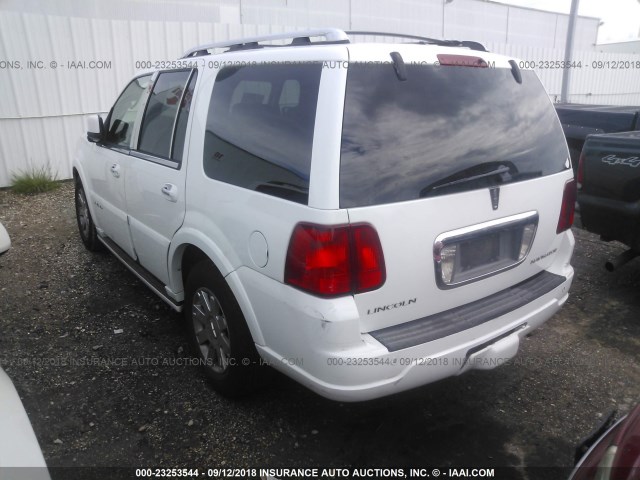 5LMFU27R44LJ06401 - 2004 LINCOLN NAVIGATOR Ақ фото 3