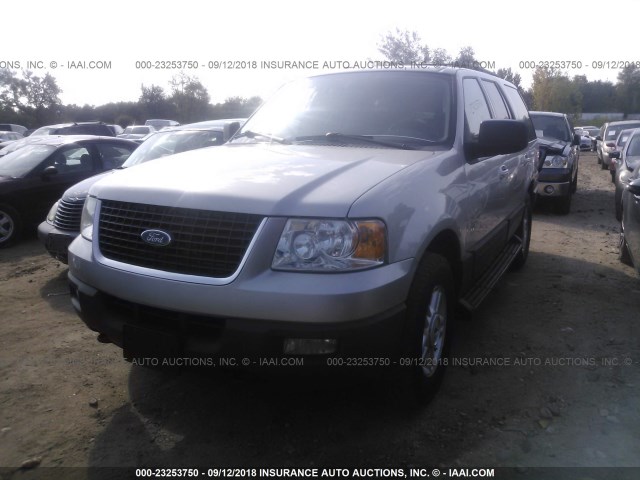 1FMPU16525LB12747 - 2005 FORD EXPEDITION XLT SILVER photo 2