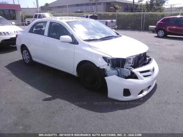 2T1BU4EE1DC018768 - 2013 TOYOTA COROLLA S/LE WHITE photo 1