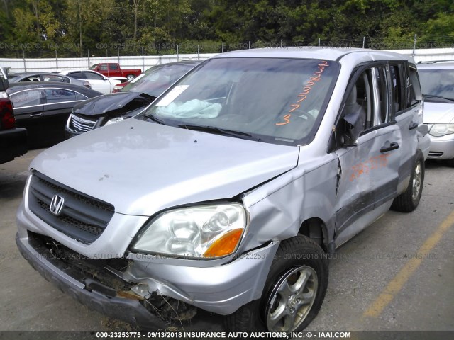 2HKYF18104H622546 - 2004 HONDA PILOT LX SILVER photo 2