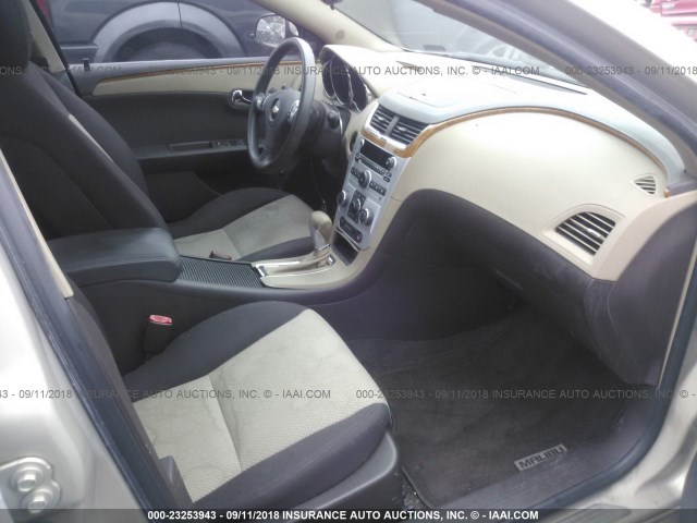 1G1ZH57BX9F101215 - 2009 CHEVROLET MALIBU 1LT GOLD photo 5