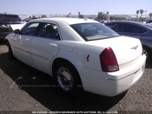 2C3LA53G17H692828 - 2007 CHRYSLER 300 TOURING WHITE photo 3