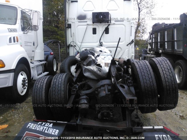 1FUJGLDR6BLBA1997 - 2011 FREIGHTLINER CASCADIA 125  WHITE photo 8