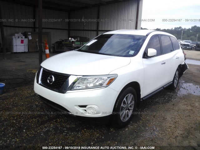 5N1AR2MN8DC665188 - 2013 NISSAN PATHFINDER S/SV/SL/PLATINUM WHITE photo 2