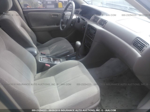 JT2BF28KXY0289272 - 2000 TOYOTA CAMRY LE/XLE Beige Foto 5
