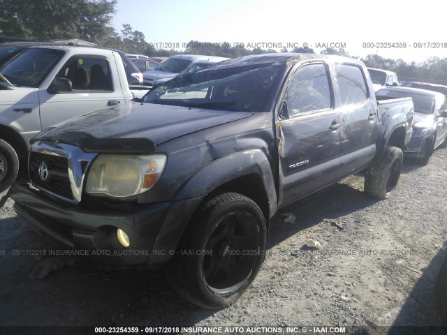 5TFJU4GN6BX012214 - 2011 TOYOTA TACOMA DOUBLE CAB PRERUNNER GRAY photo 2