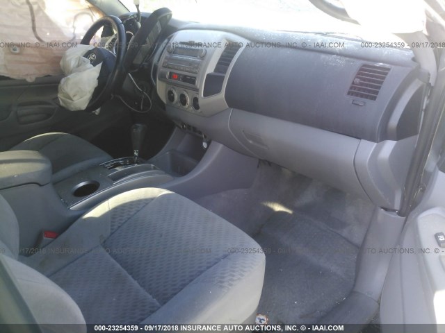 5TFJU4GN6BX012214 - 2011 TOYOTA TACOMA DOUBLE CAB PRERUNNER GRAY photo 5