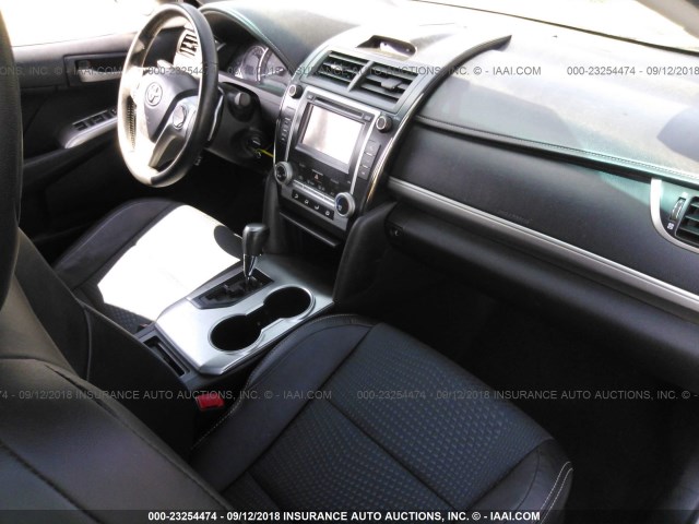 4T1BF1FK9DU272675 - 2013 TOYOTA CAMRY L/SE/LE/XLE Gümüş foto 5