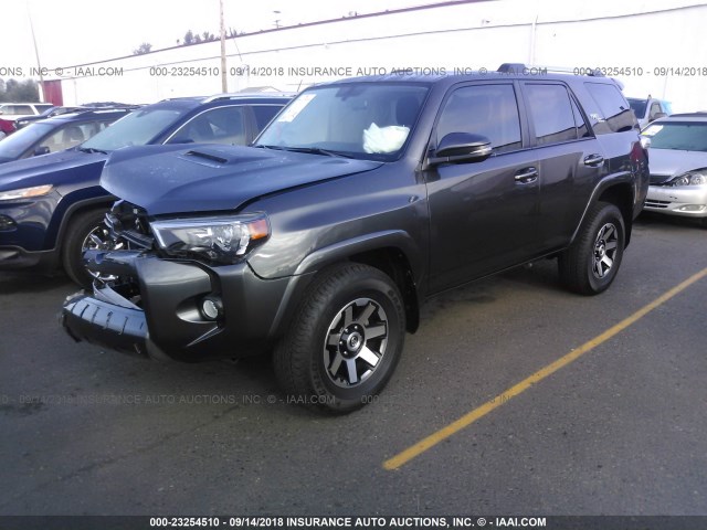 JTEBU5JR9H5480010 - 2017 TOYOTA 4RUNNER SR5 PREM/LTDL/TRAIL/TRD GRAY photo 2