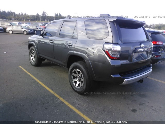 JTEBU5JR9H5480010 - 2017 TOYOTA 4RUNNER SR5 PREM/LTDL/TRAIL/TRD GRAY photo 3