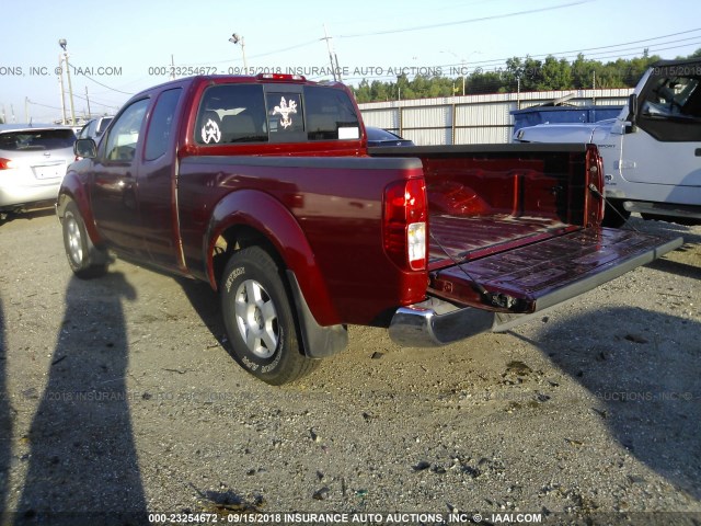 1N6AD06W76C417978 - 2006 NISSAN FRONTIER KING CAB LE/SE/OFF ROAD MAROON photo 3