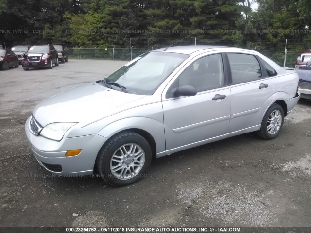 1FAFP34N67W311393 - 2007 FORD FOCUS ZX4/S/SE/SES 银色 照片 2