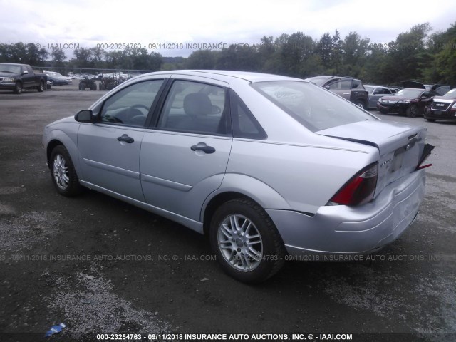 1FAFP34N67W311393 - 2007 FORD FOCUS ZX4/S/SE/SES SILVER photo 3