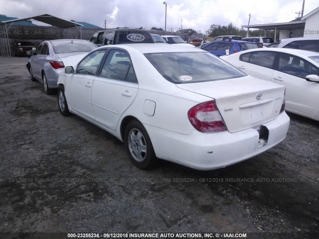 4T1BF32K32U532292 - 2002 TOYOTA CAMRY LE/XLE/SE Ақ фото 3