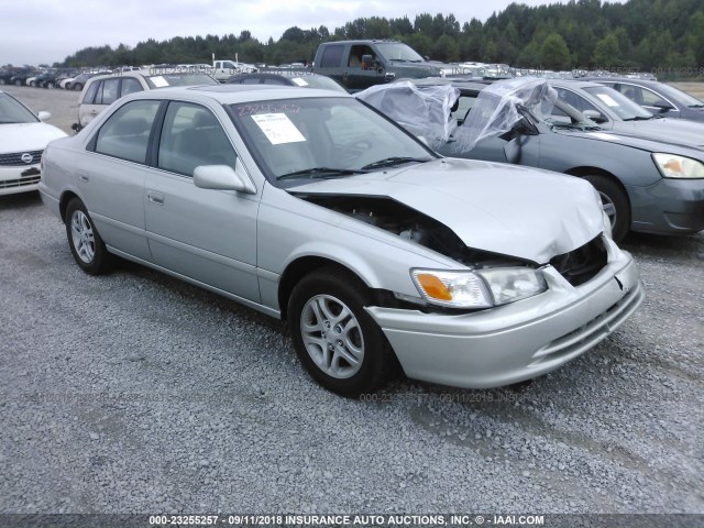 4T1BG22K6YU009770 - 2000 TOYOTA CAMRY CE/LE/XLE 银色 照片 1