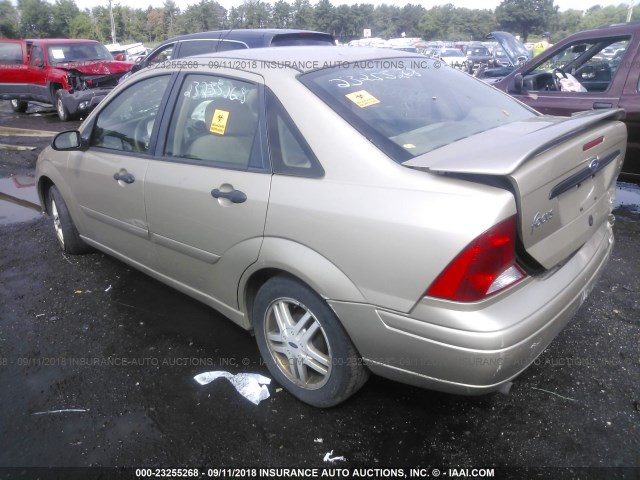 1FAHP3438YW374004 - 2000 FORD FOCUS SE/SE SPORT GOLD photo 3