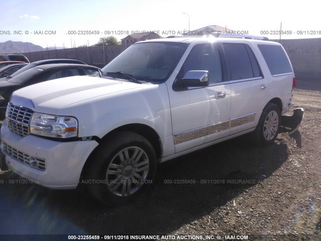 5LMJJ2H56EEL08662 - 2014 LINCOLN NAVIGATOR WHITE photo 2