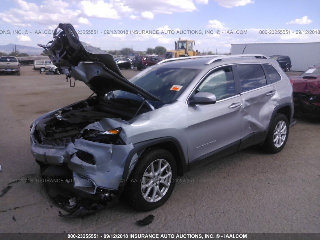 1C4PJLCX1JD518070 - 2018 JEEP CHEROKEE LATITUDE SILVER photo 2