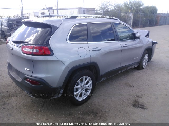 1C4PJLCX1JD518070 - 2018 JEEP CHEROKEE LATITUDE SILVER photo 4