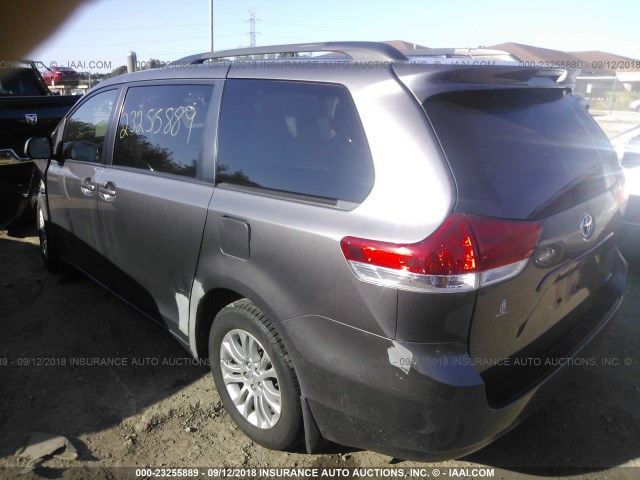 5TDYK3DC7BS040319 - 2011 TOYOTA SIENNA XLE/LIMITED GRAY photo 3