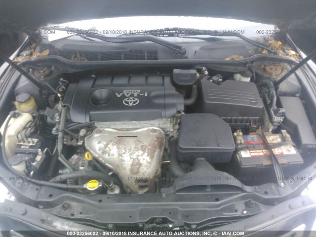 4T1BF3EK3AU555582 - 2010 TOYOTA CAMRY SE/LE/XLE შავი ფოტო 10