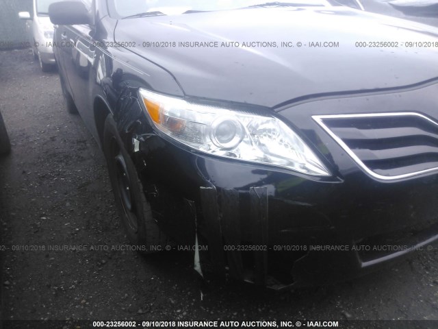 4T1BF3EK3AU555582 - 2010 TOYOTA CAMRY SE/LE/XLE შავი ფოტო 6