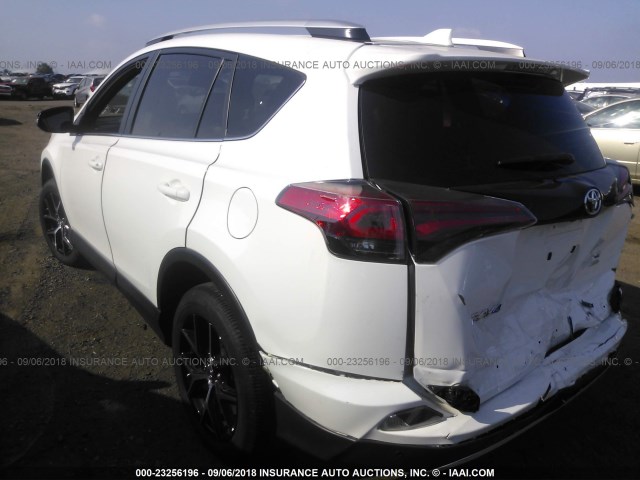 JTMJFREV1GJ061891 - 2016 TOYOTA RAV4 SE WHITE photo 3