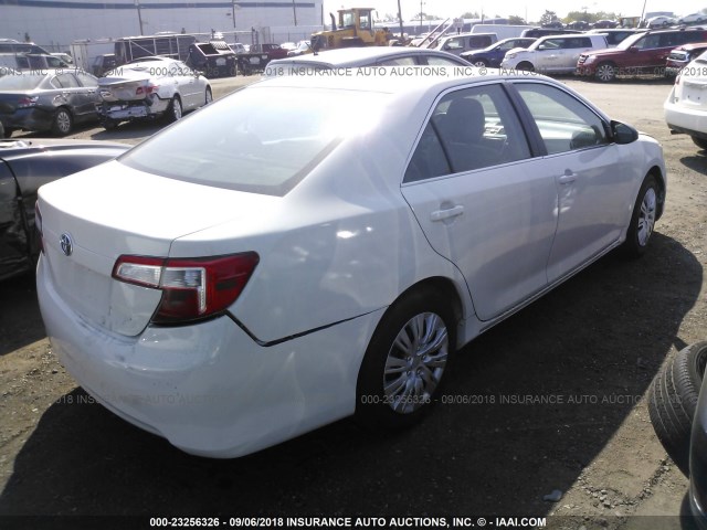 4T1BD1FK4DU086340 - 2013 TOYOTA CAMRY HYBRID/LE/XLE 白色 照片 4