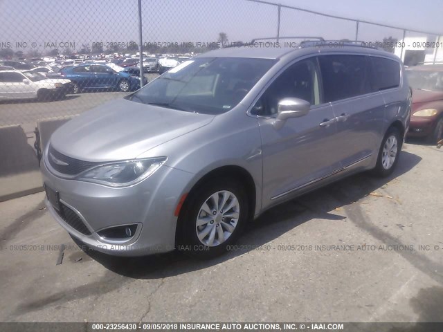 2C4RC1BG3JR163327 - 2018 CHRYSLER PACIFICA TOURING L Մոխրագույն լուսանկար 2