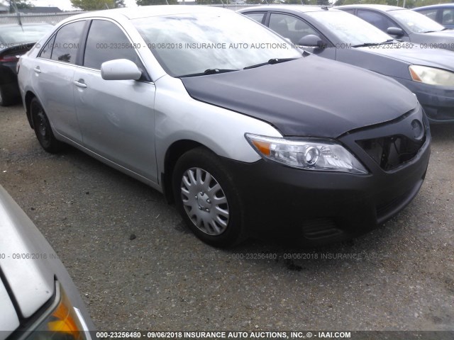 4T1BF3EK4AU070285 - 2010 TOYOTA CAMRY SE/LE/XLE SILVER photo 1