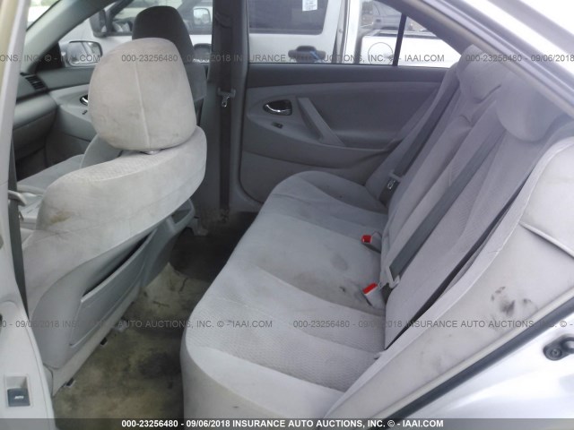 4T1BF3EK4AU070285 - 2010 TOYOTA CAMRY SE/LE/XLE SILVER photo 8