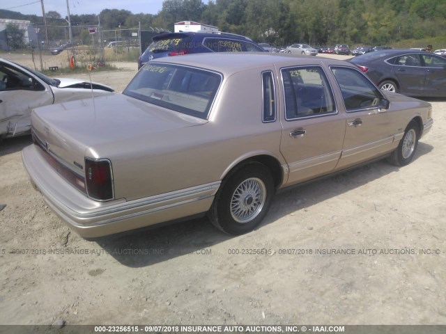 1LNLM81W4PY668331 - 1993 LINCOLN TOWN CAR EXECUTIVE GOLD photo 4