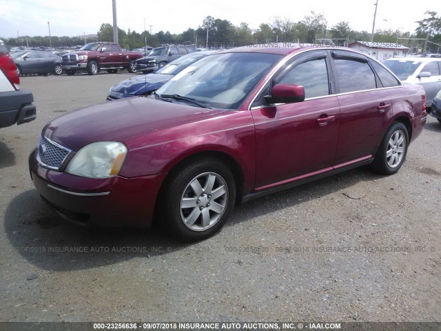 1FAHP24147G145398 - 2007 FORD FIVE HUNDRED SEL RED photo 2