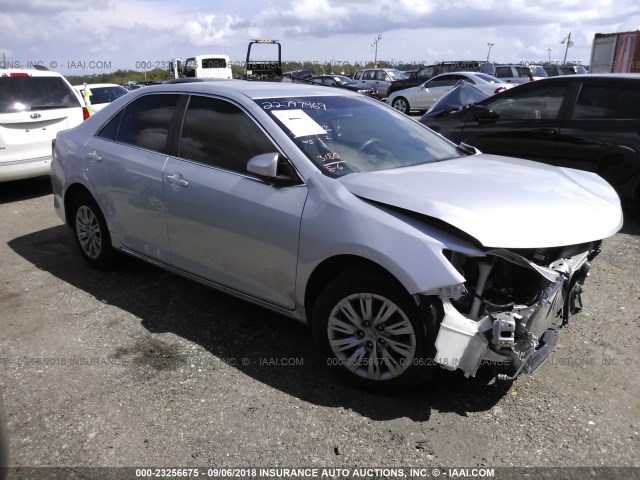 4T1BF1FK5CU005841 - 2012 TOYOTA CAMRY SE/LE/XLE SILVER photo 1