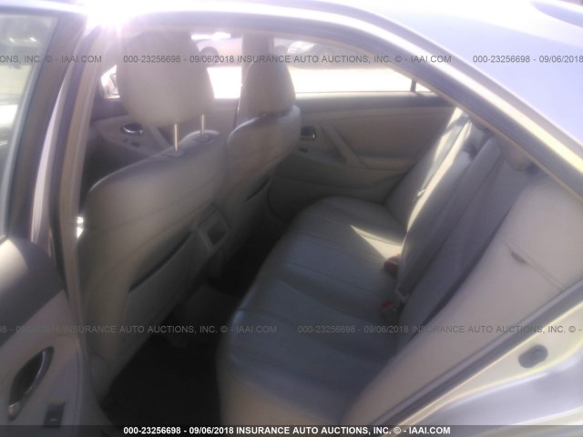 4T1BF3EK1BU152525 - 2011 TOYOTA CAMRY SE/LE/XLE SILVER photo 8