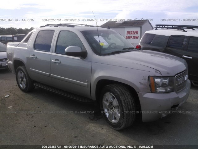 3GNEC12017G203895 - 2007 CHEVROLET AVALANCHE C1500 SILVER photo 1